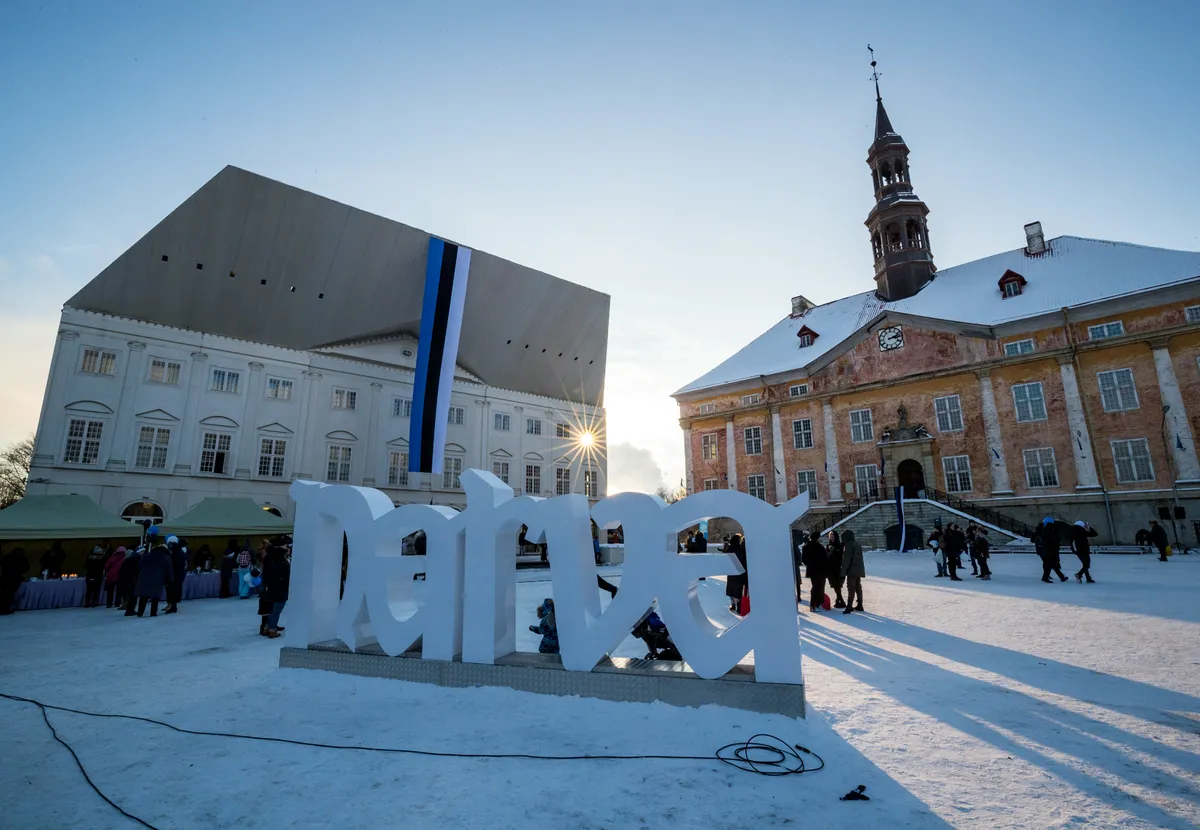 Narva raekoja plats.