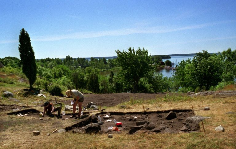 Arheoloogid uurimas Rootsis viikingite matmispaika