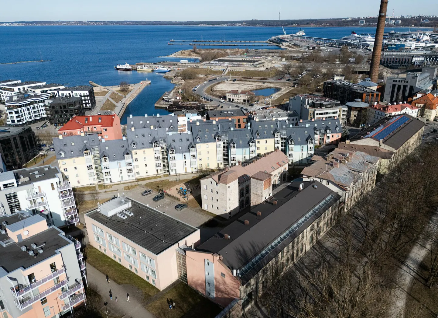 Ilmarise kvartali ümberehitus oli 300 miljoni kroonise eelarvega üks Eesti kallimaid kinnisvaraprojekte. Arenduse suuruse tõttu jagati see mitmeks etapiks.