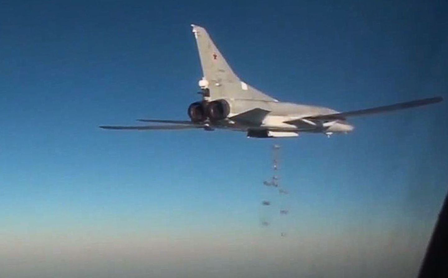 ISISe vastaste õhurünnakute läbiviimiseks kasutavad venelased Süürias kaugpommitajaid Tupolev Tu-22M3.