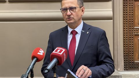Saeima atjauno deputāta mandātu bijušajam zemkopības ministram Krauzem