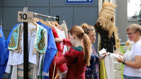 Vanemuine kutsub hooaja avapidustustele, kus on ka kostüümilaat