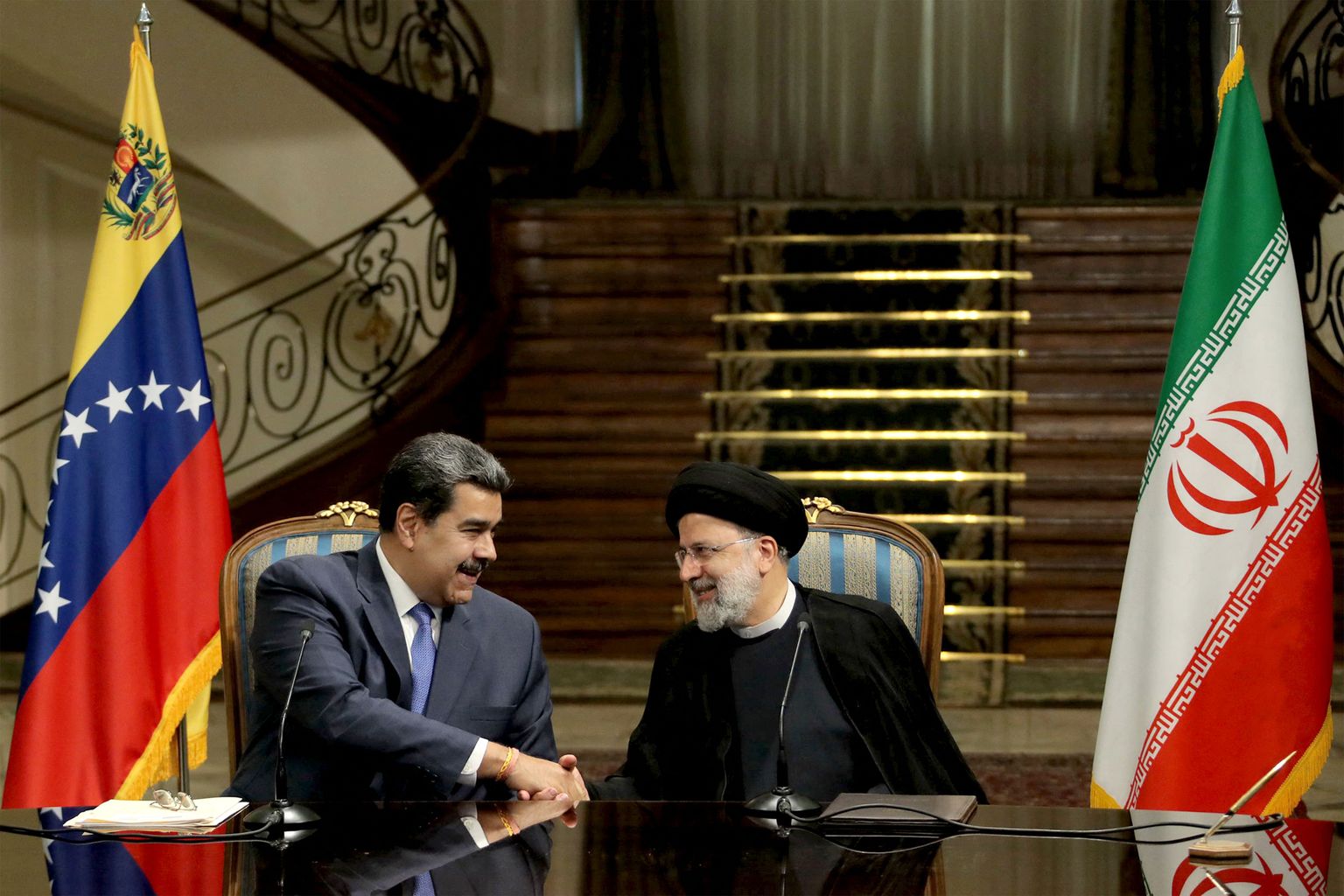 Venezuela president Nicolás Maduro ja Iraani president Ebrahim Raisi.