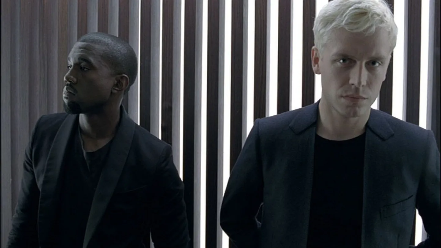 Mr. Hudson (paremal) koos Kanye Westiga.