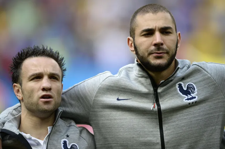 Veel kõrvuti. Veel sõbrad. 30. juuni 2014. Jalgpalli MM. Mathieu Valbuena (vasakul) ja Karim Benzema enne matši Nigeeriaga.
