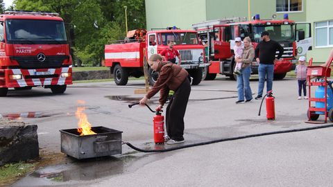 GALERII ⟩ Ohutu ja meeleolukas lastekaitsepäev Leisis