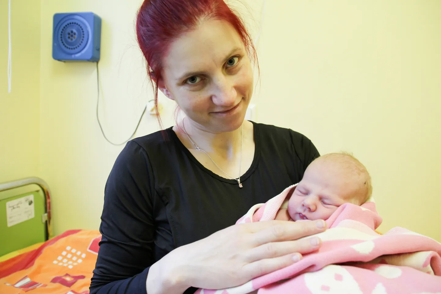 Võrus elav Marve Virk sünnitas kolmapäeval oma kolmanda lapse, keda ootavad kodus nelja-aastane Ragnar ja kuueaastane Rihard.