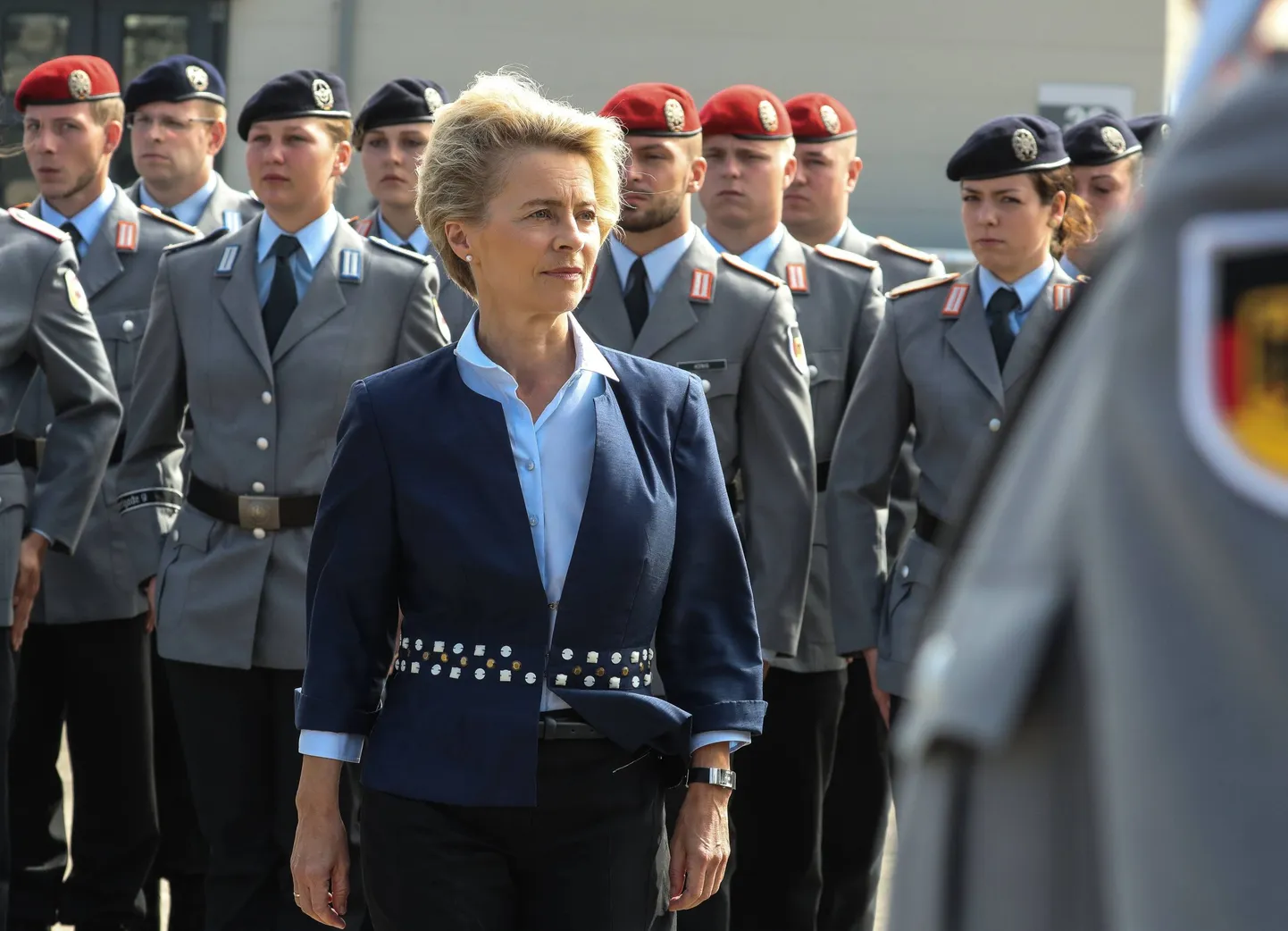 Kaitseminister Ursula von der Leyen Saksamaa sõduritega.