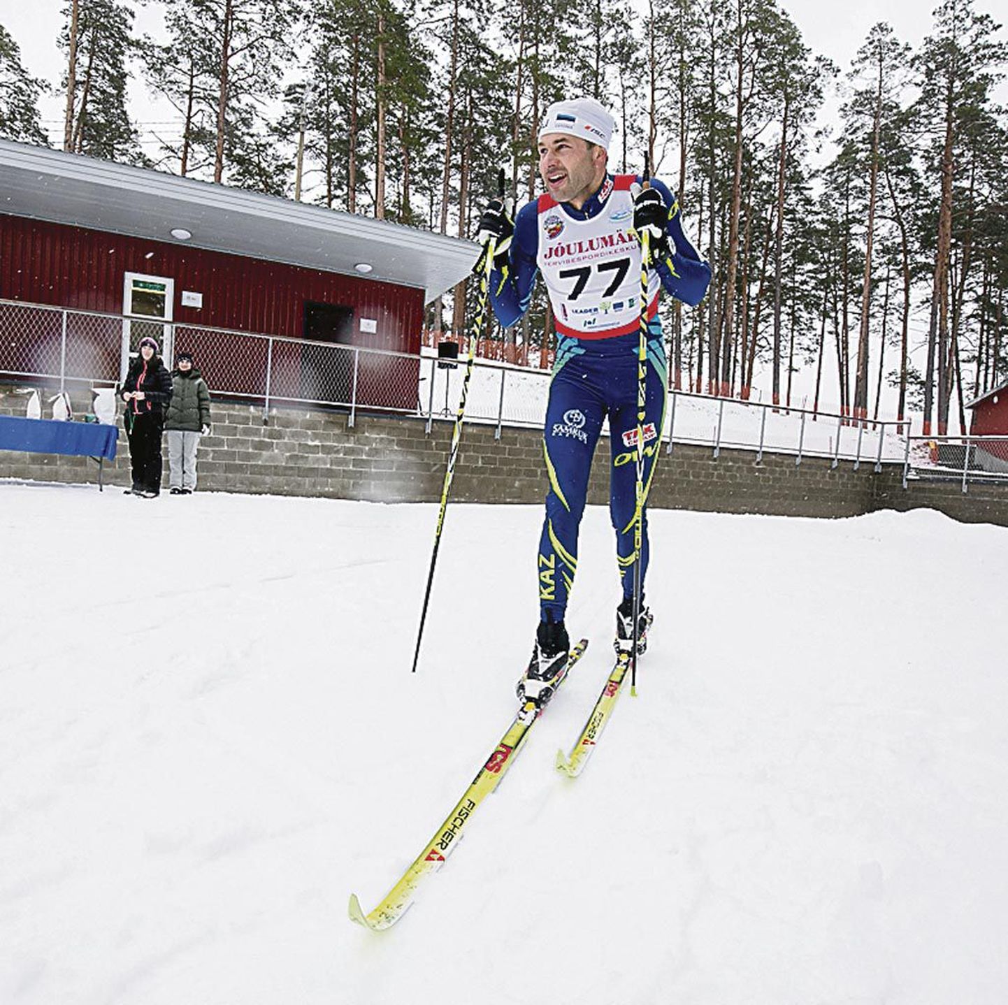 Uskumatu, aga tõsi. Olümpiavõitja Andrus Veerpalu suusatab Jõulumäel lumel keset suve.