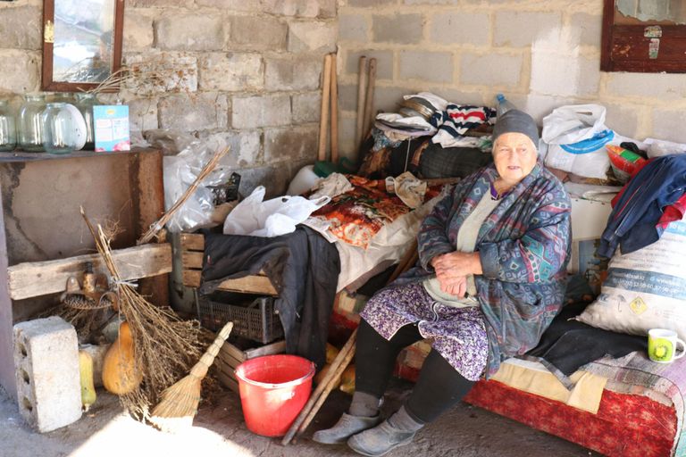 Проживающая в Богдановке пенсионерка выживает только благодаря помощи украинских солдат.