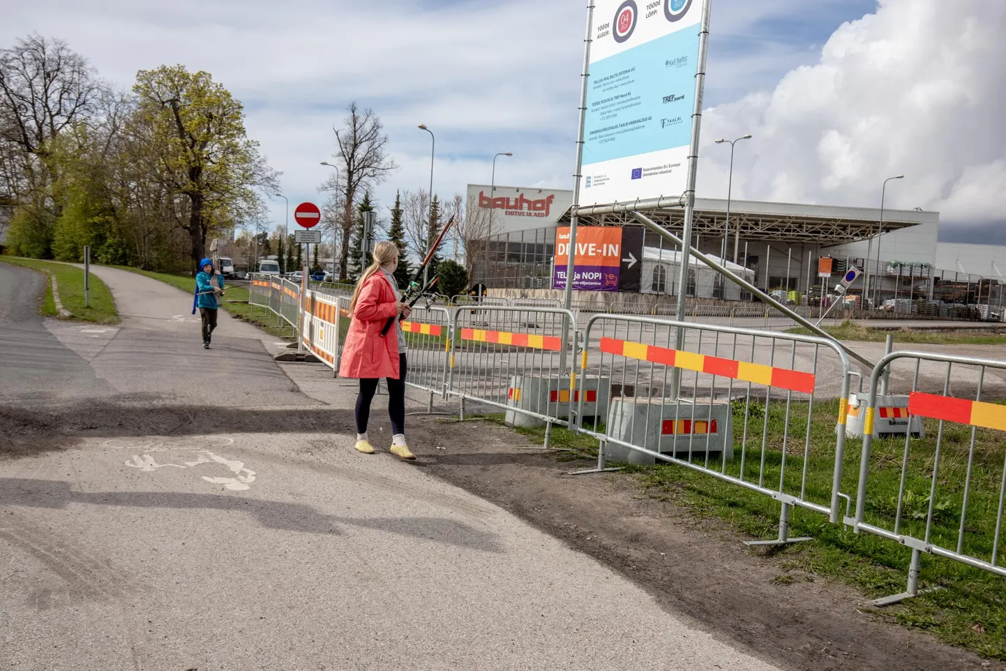Pärnu jõe ääres hakkas pihta Rail Balticu Pärnu reisiterminali juurdepääsutee esimese etapi ehitamine.