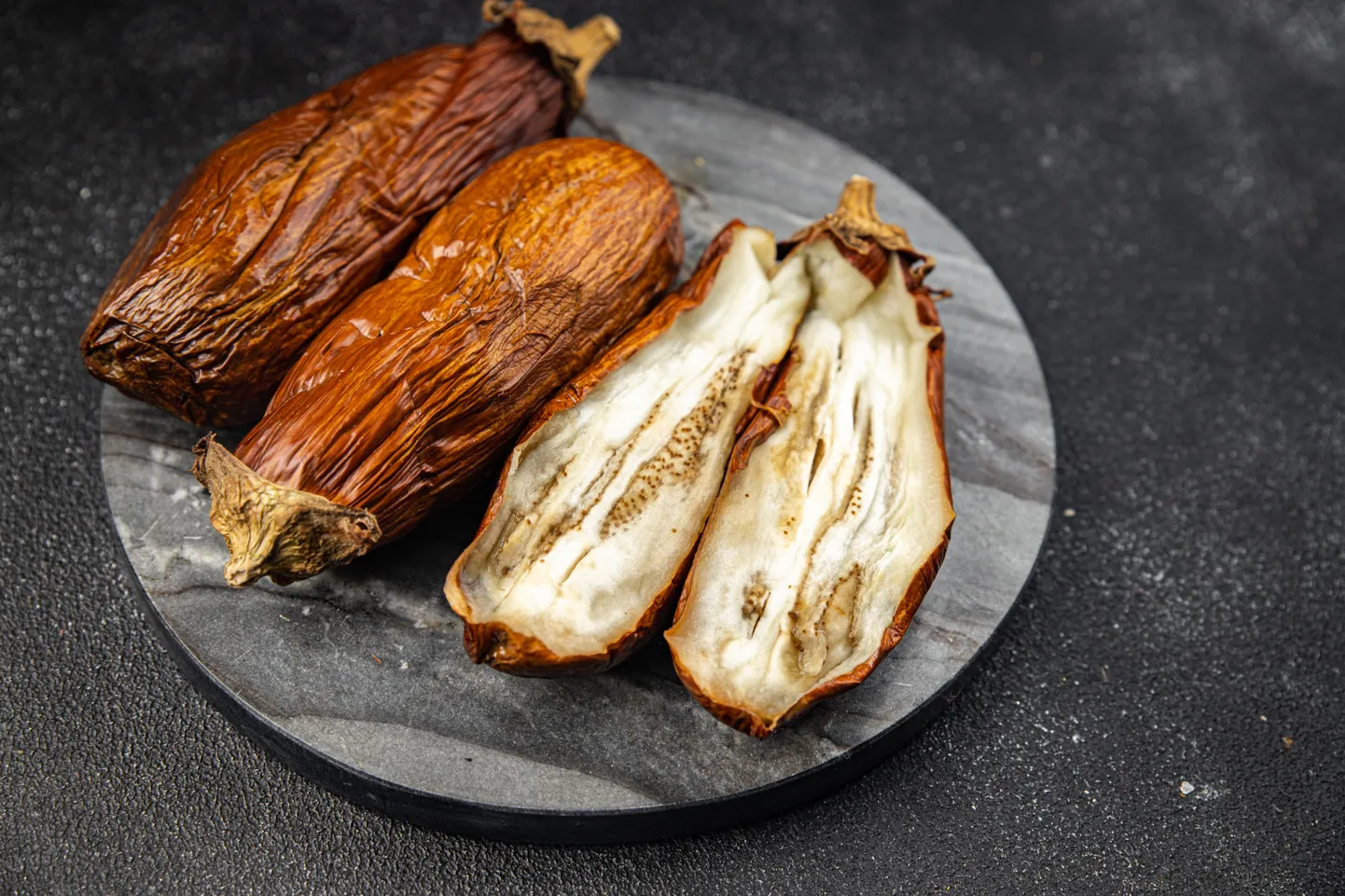 Cepti baklažāni.