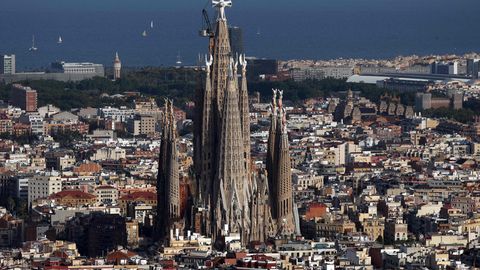 Ajalooline hetk Barcelonas: Paavst pühitseb sisse 