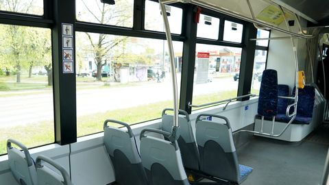 Za koncert Robbieja Williamsa v Mežaparku v Rigi dodatni avtobusi in tramvaji