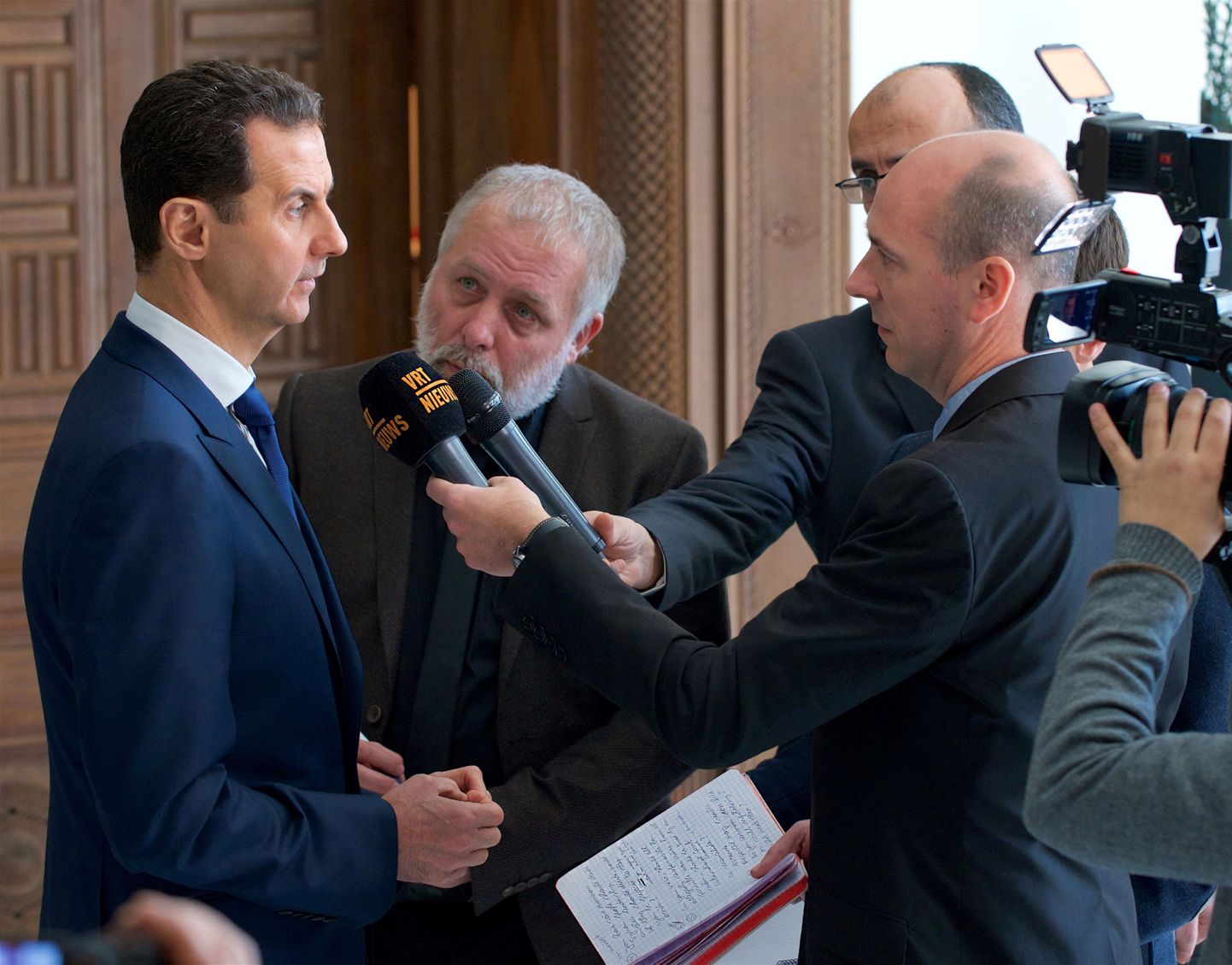 Süüria president Bashar al-Assad rääkimas Belgia ajakirjanikega.