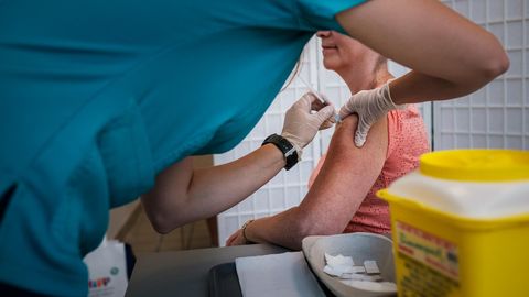 Terviseameti asemel hakkab uuest aastast vaktsineerimisega tegelema haigekassa