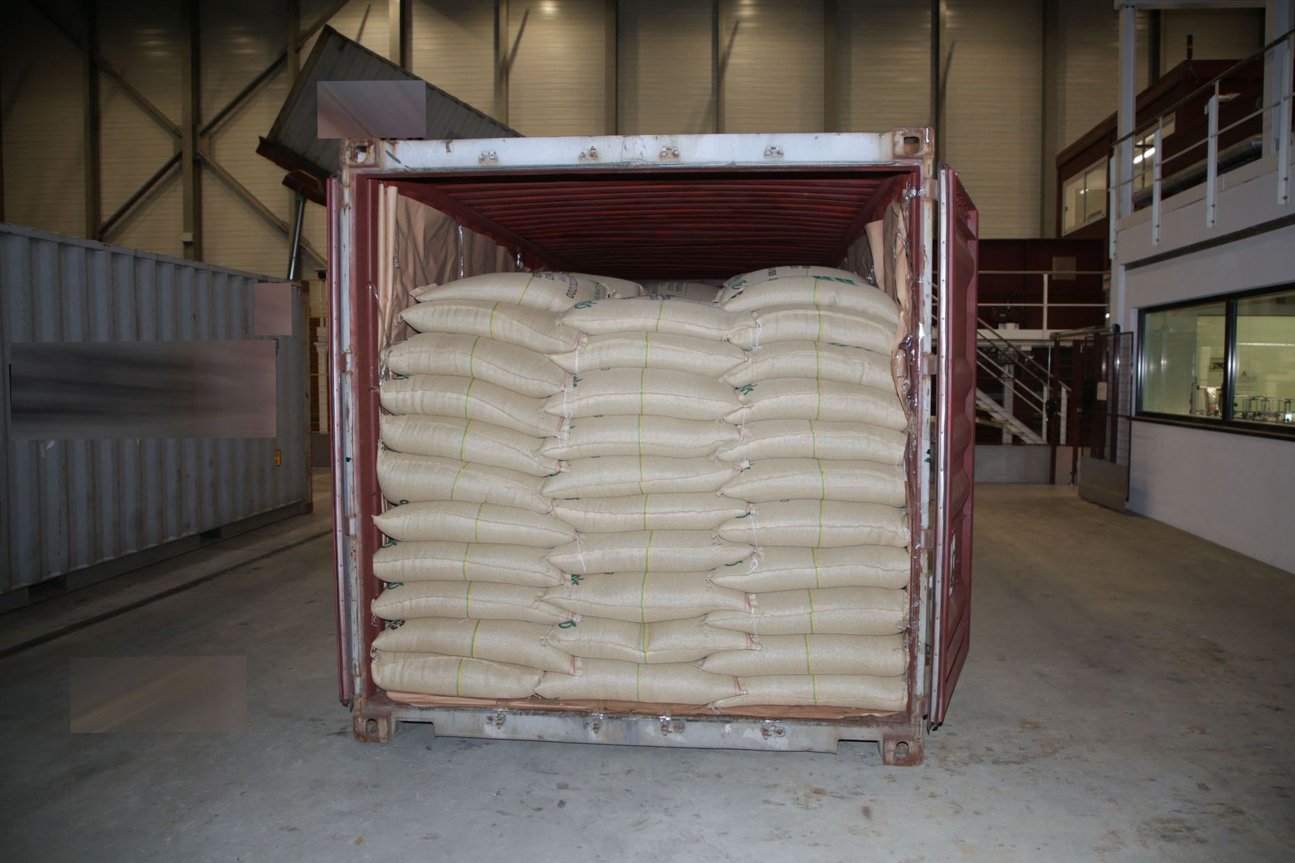 Nespresso Romont’i tehasesse eile jõudnud viiest kohviubade konteinerist leiti ka suures koguses kokaiini.