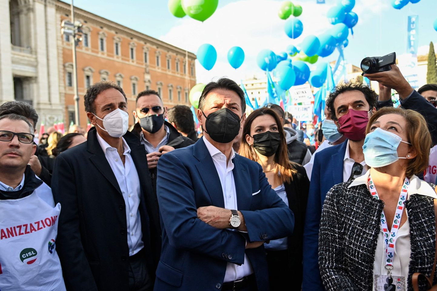 Giuseppe Conte Roomas 16. oktoobril fašismi-vastasel meeleavaldusel..