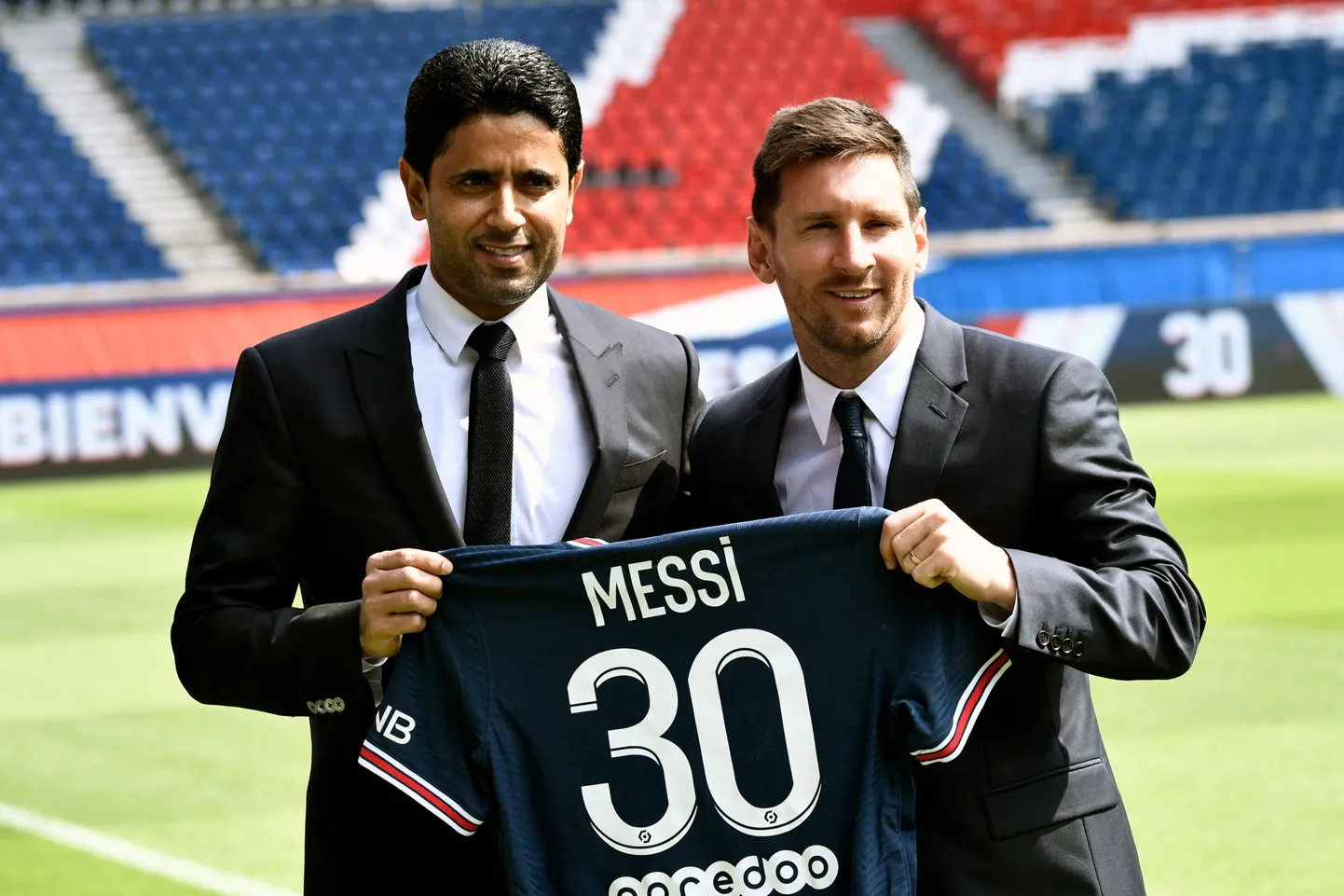 PSG president Nasser Al-Khelaifit koos Lionel Messiga.