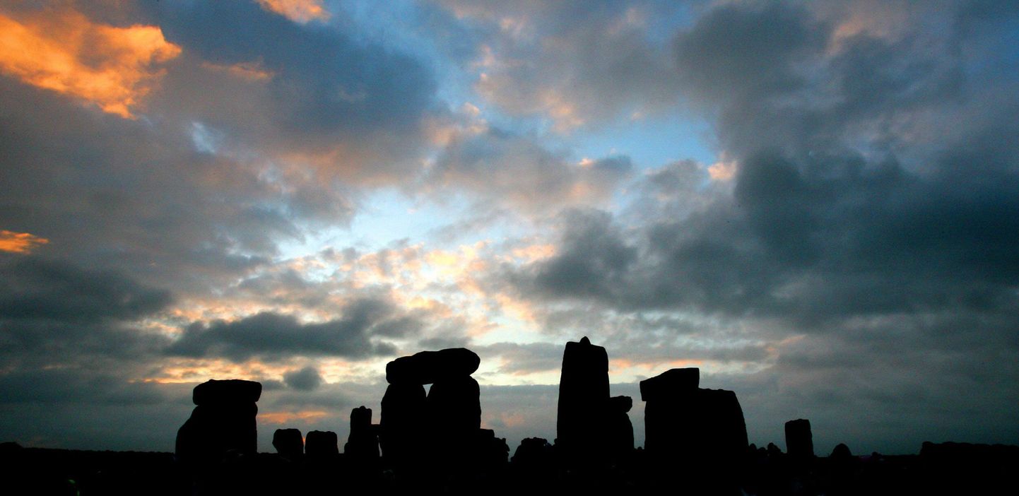Megaliitehitis Stonehenge, mille lähistelt leiti teine samasugune väiksem esiaajalooline paik Bluehenge