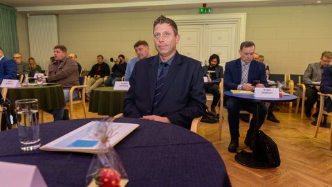 Erakonnakaaslase meelest pole abilinnapea täitnud ootusi, aga peab ka taluma ebaõiglast suhtumist