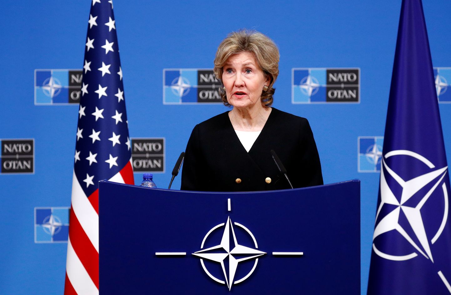 Посол США в НАТО Кей Бэйли Хатчинсон.