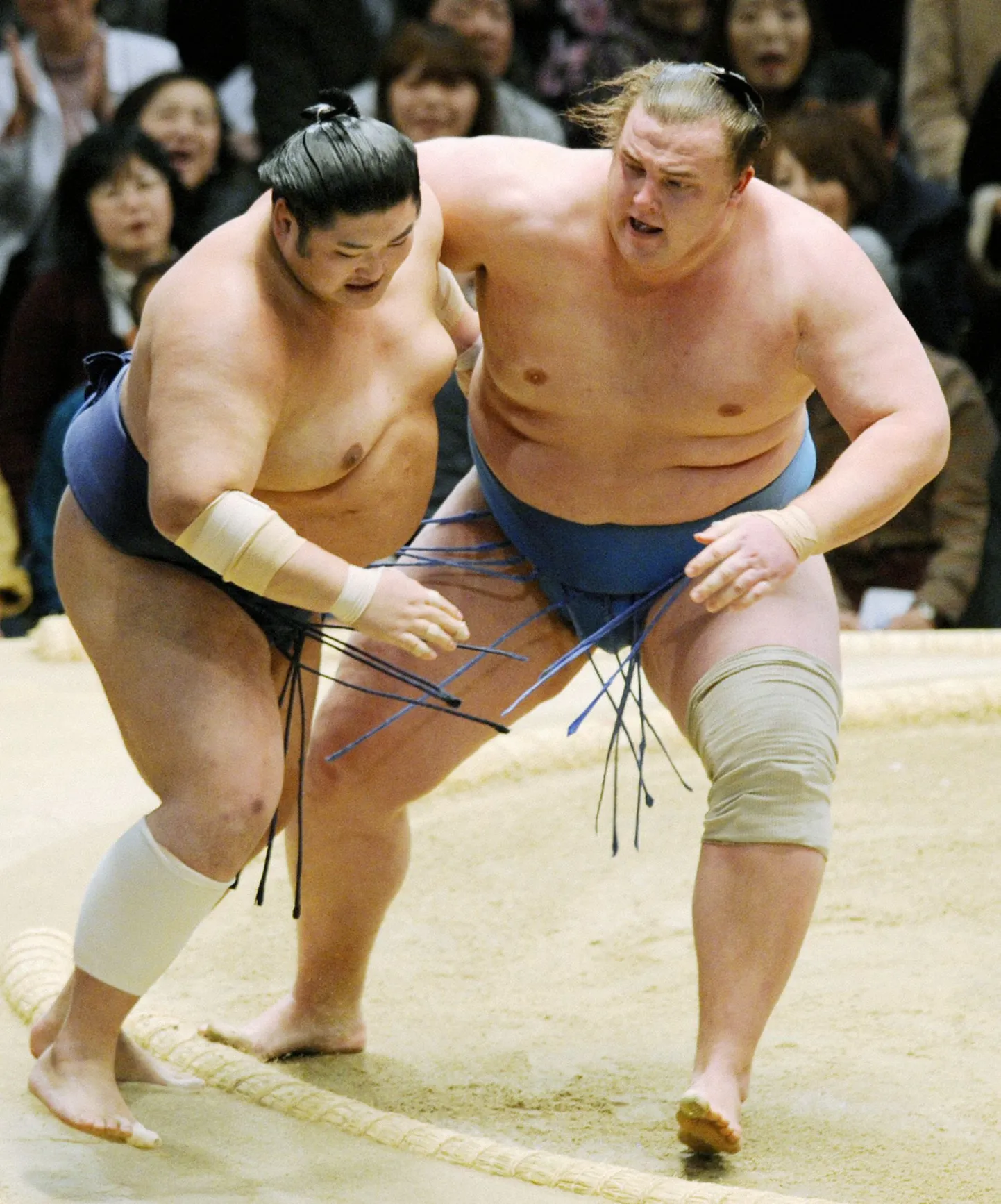 Baruto ehk Kaido Höövelson (paremal).
