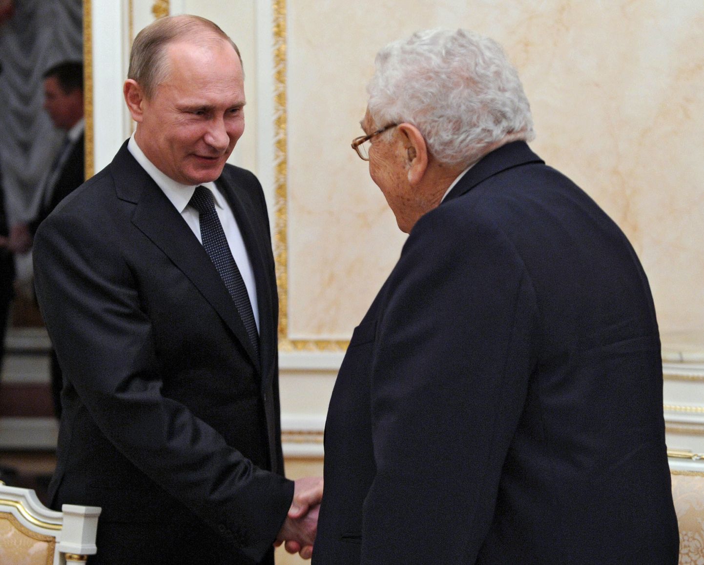 Vladimir Putin (vasakul) ja USA endine välisminister Henry Kissinger Kremlis.