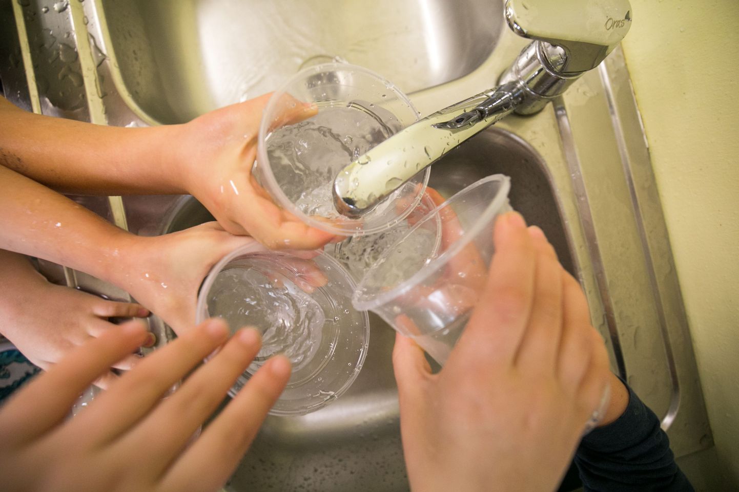 Päevas tasub juua kolm kuni neli klaasi vett.