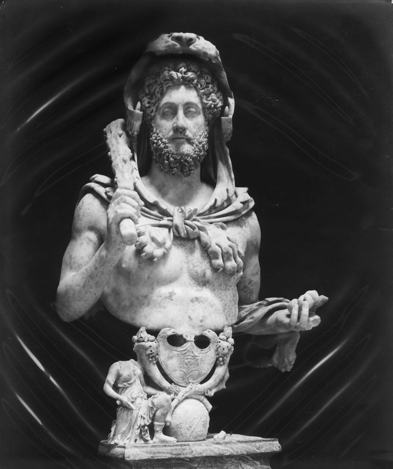 Keiser Commodus Heraklesena. Commodus kaotas mõrva tõttu elu 192 pKr