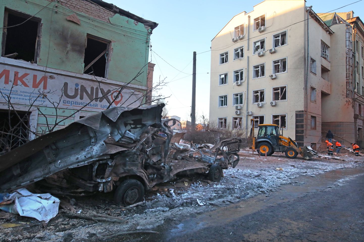 Ida-Ukrainas asuv Harkiv on pidevalt Vene vägede sihtmärgiks. Kui aasta alguses rünnati elumaju ja ärisid (pildil), siis reedel linnale ja oblastile korraldatud mastaapne raketirünnak põhjustas olulist kahju regiooni energiasüsteemile.