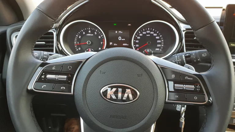 Uus KIA CEED