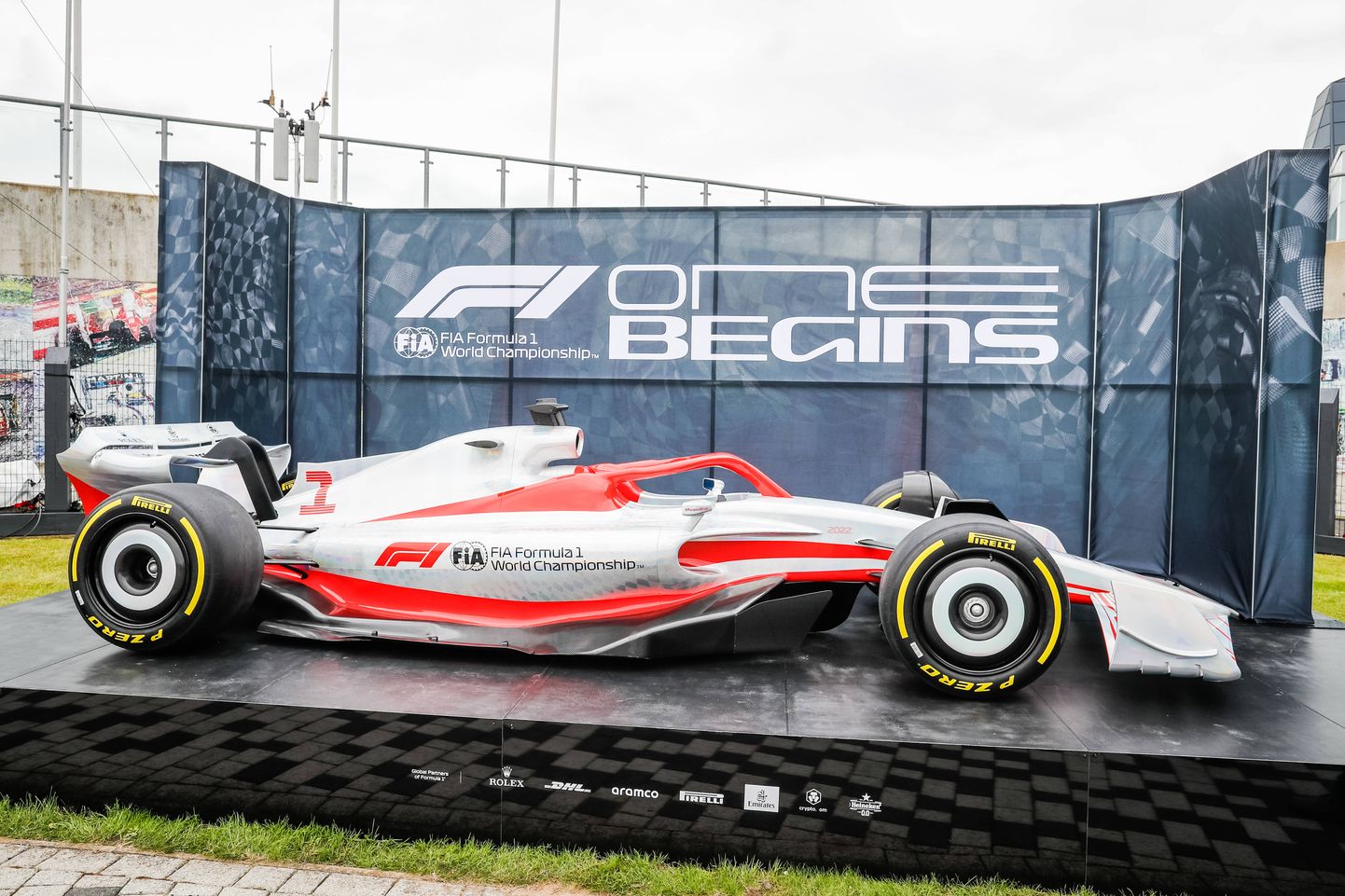 Sel aastal kasutusele tuleva F1-auto näidis.