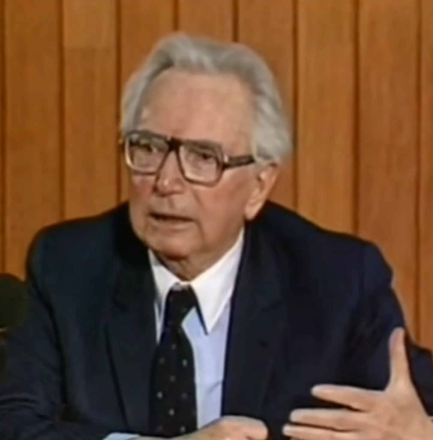 Dr Viktor Frankl leidis, et inimese olukorrast määravam on tema suhtumine sellesse.