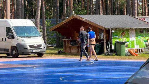 FOTOD ⟩ Räpparid Beebilõust ja Liisi Tammoja ehk Liska veetsid hiphopifestivalil koos aega