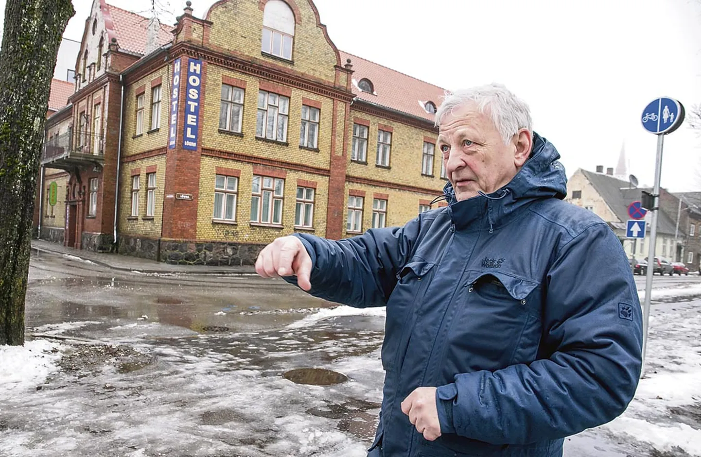 Valdeko Palginõmme arvates tuleks siia-sinna linna paigaldada tähiseid, mis tuletaksid inimestele meelde, kui kõrgele tulvavesi teatud tasemel linnatänavail tõusta võib ja kaugele üleujutus jaanuaritormi ajal ulatus.