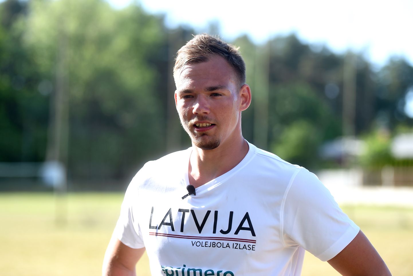 Latvijas vīriešu volejbola izlases spēlētājs Kristaps Šmits piedalās atvērtajā treniņā sporta centrā "Mežaparks".