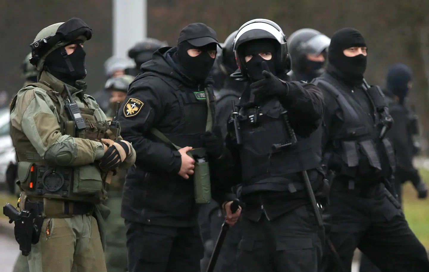 Valgevene politsei Minskis, sõdimas rahumeelsete meeleavaldajatega, 22. novembril 2020. a.