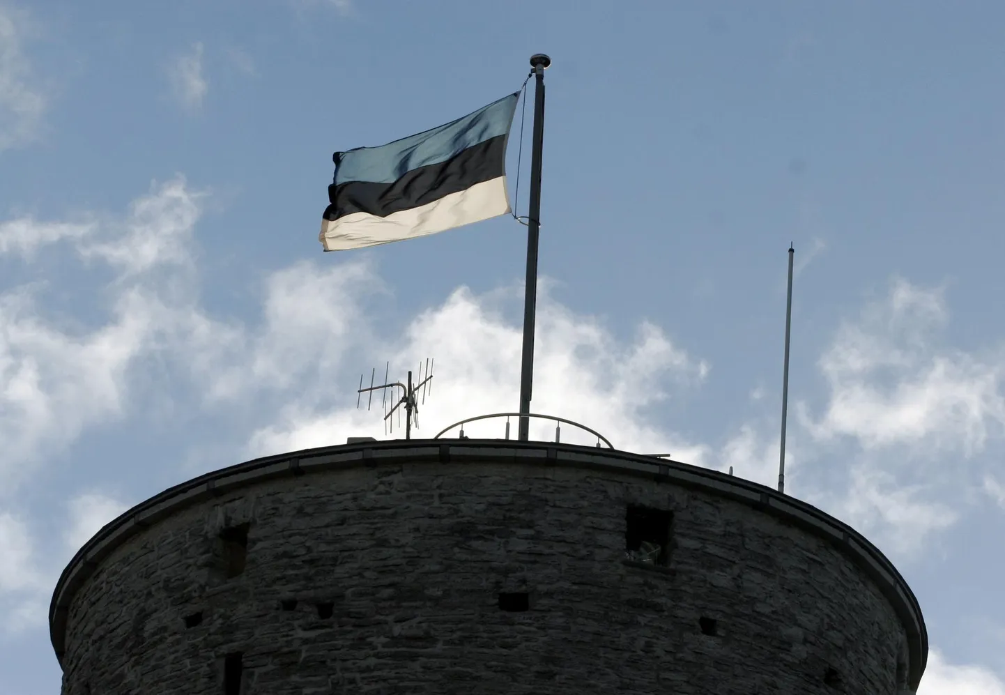 Riigilipp Pika Hermanni tornis.