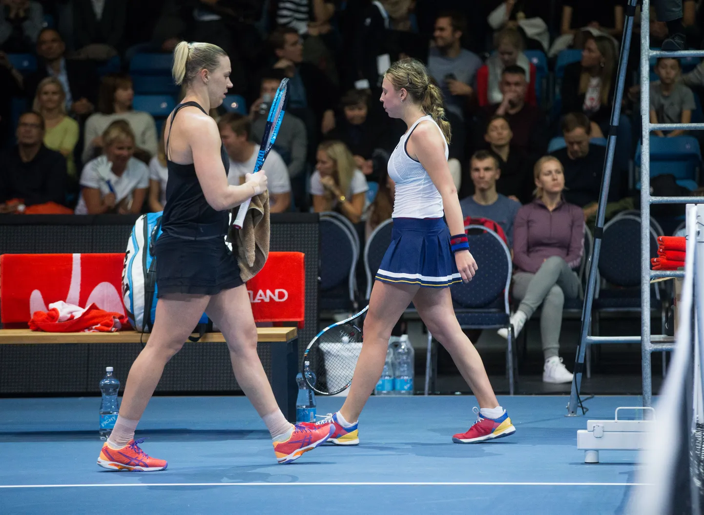 Pole võimatu, et Austraalia lahtiste teise nädala alguses lähevad Kaia Kanepi (vasakul) ja Anett Kontaveit omavahel vastamisi.