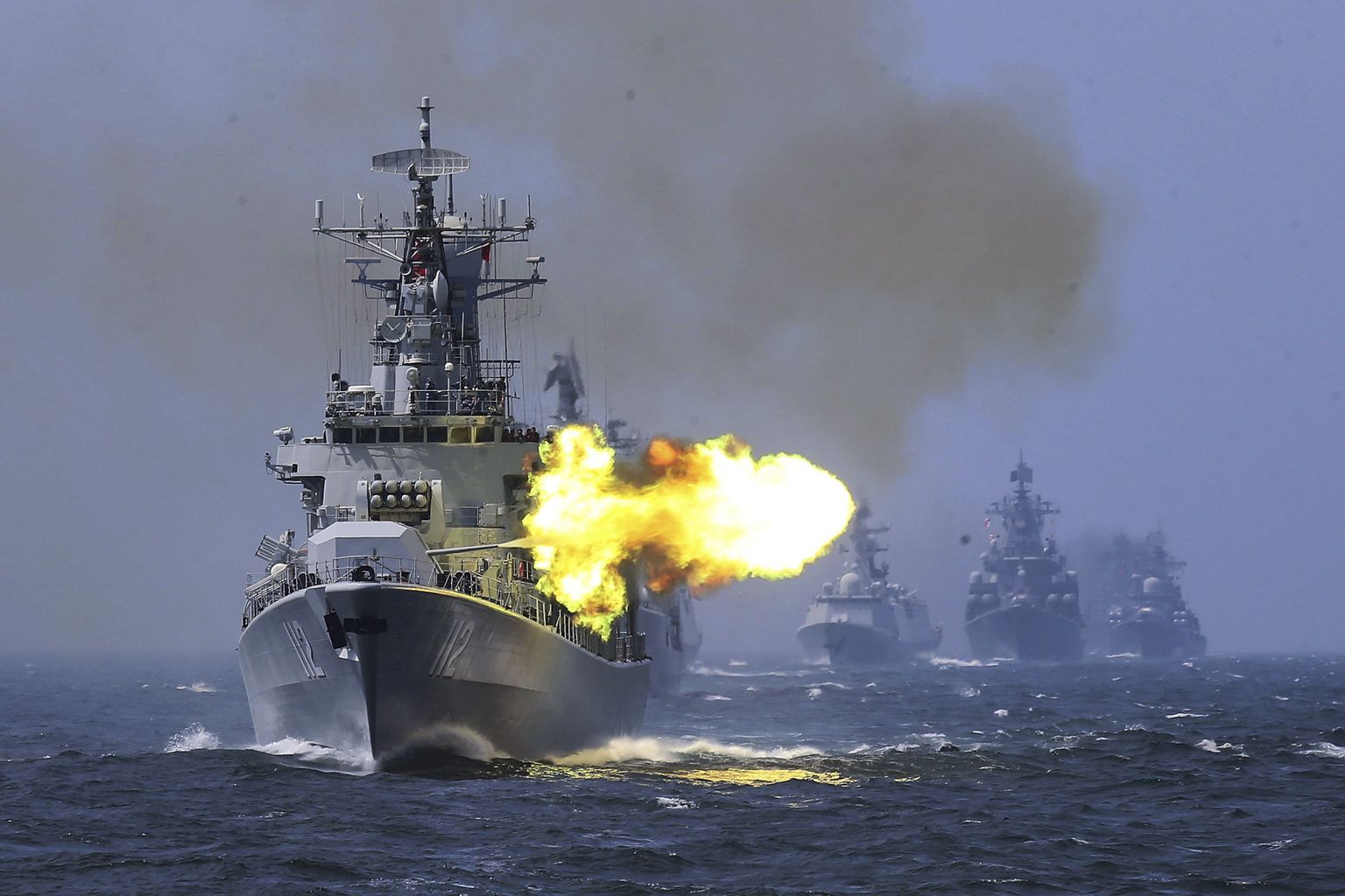 Pilt õppuselt Joint Sea 2014, mis toimus Shanghai lähedal.