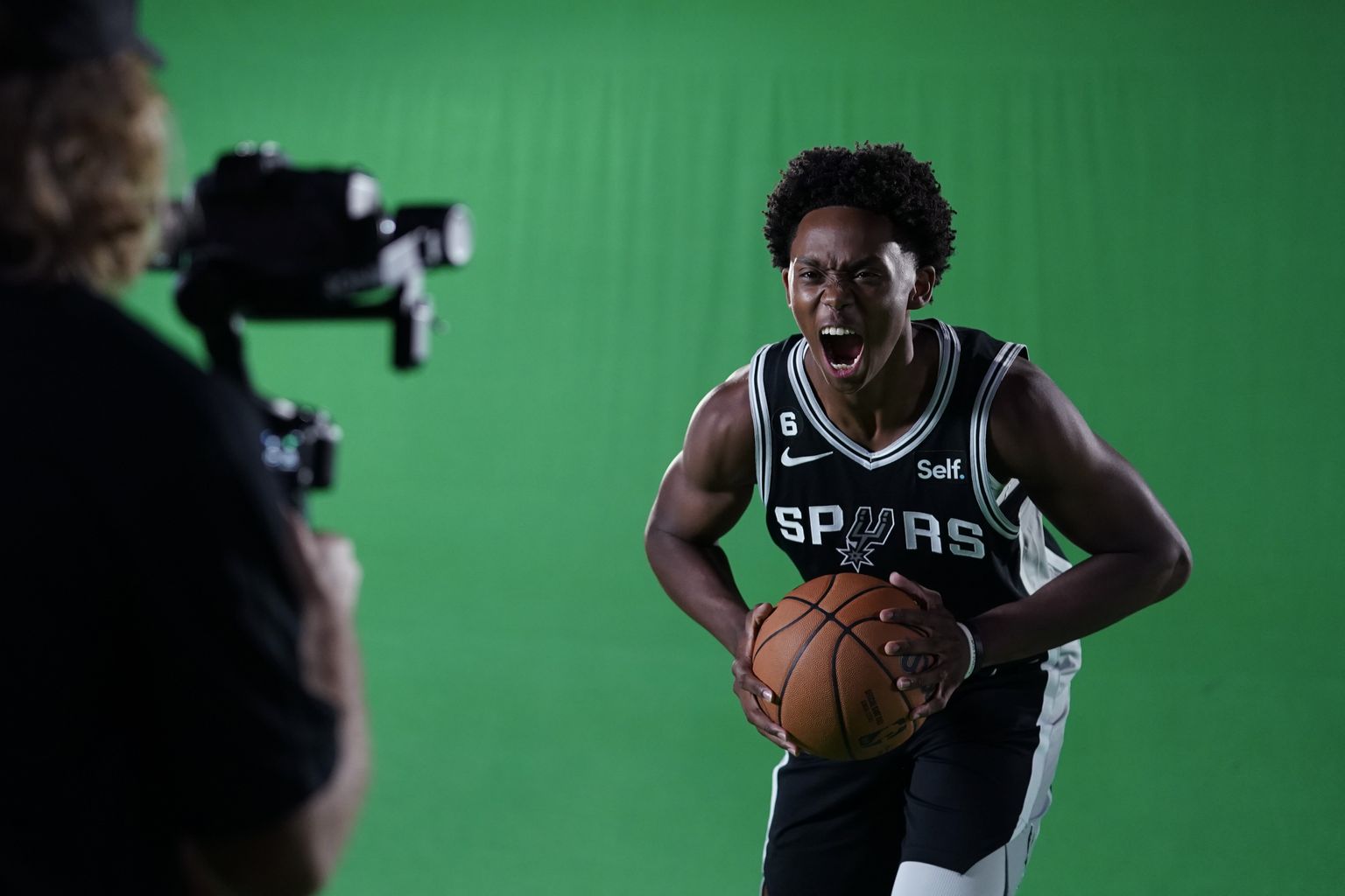 ...(NBA) kluba Sanantonio "Spurs" perspektīvais aizsargs Džošua P...