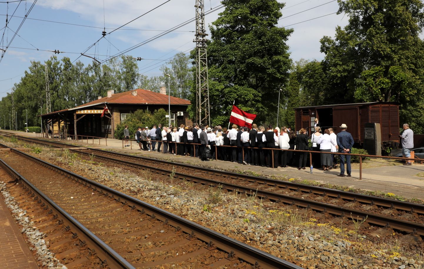 Komunistiskā genocīda upuru piemiņas pasākums Torņakalna dzelzceļa stacijā.