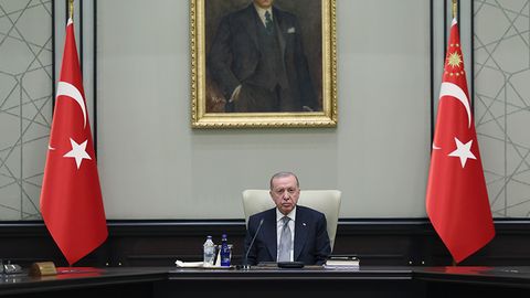 FT: Erdoğan building 'digital prison' in Turkey, warns opposition