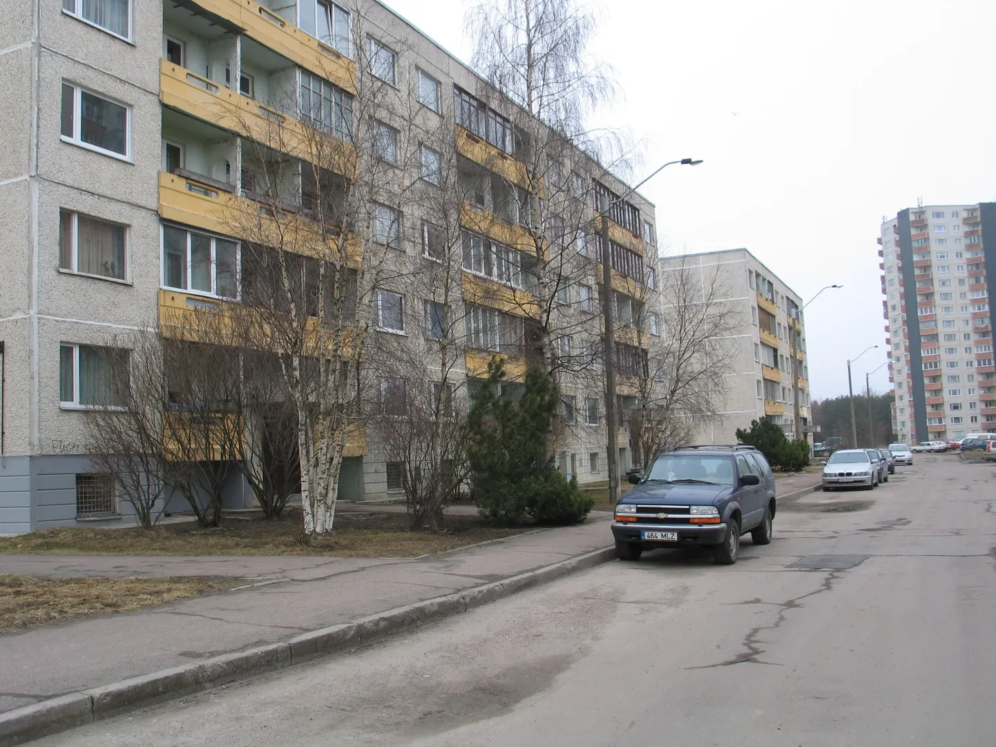 Sinimäe tänav nutab juba ammu augulappija järele. Teemehed lubavad, et varsti jõutakse tööjärjega ka sinna.