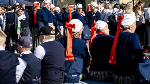 GALERII JA VIDEO ⟩ Saaremaa laulupidu tõi lossihoovi laulutalgu