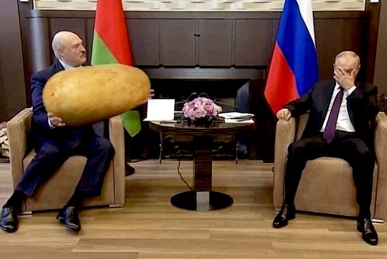 Lukašenko kingib raskete aegade puhul Putinile muinasjutulise suurusega imekartuli.