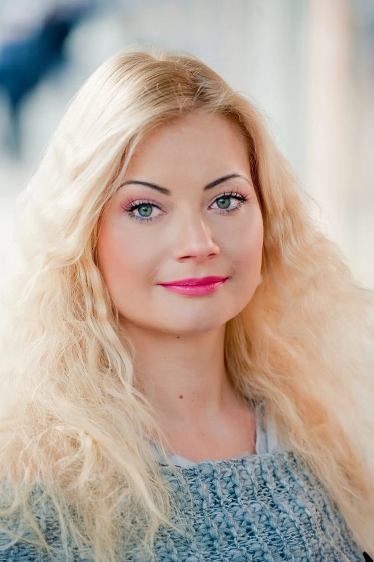 Meik - Loore Härmat, soeng - Margit Merirand, modell - Evelin Ainomäe.