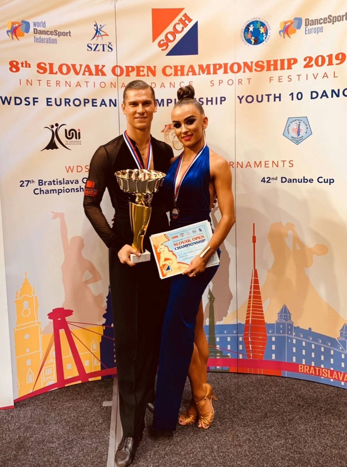 Ladina-ameerika tantsude võistluse võitjad Konstantin Gorodilov ja Dominika Bergmannova.