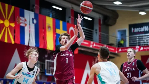 Latvijas basketbolisti Eiropas U-18 čempionāta mačā piekāpjas Slovēnijas vienaudžiem